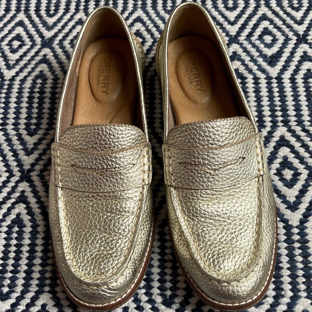 Sperry Gold Leather Loafers women's SZ 8 (run small!)